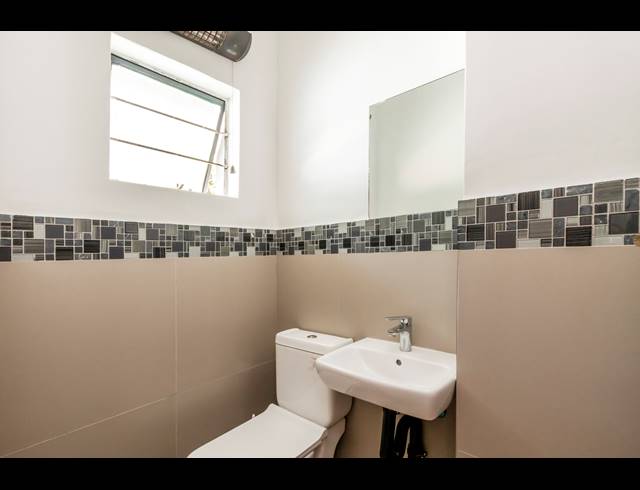 4 BEDROOM FREEHOLD TO LET IN GALLO MANOR